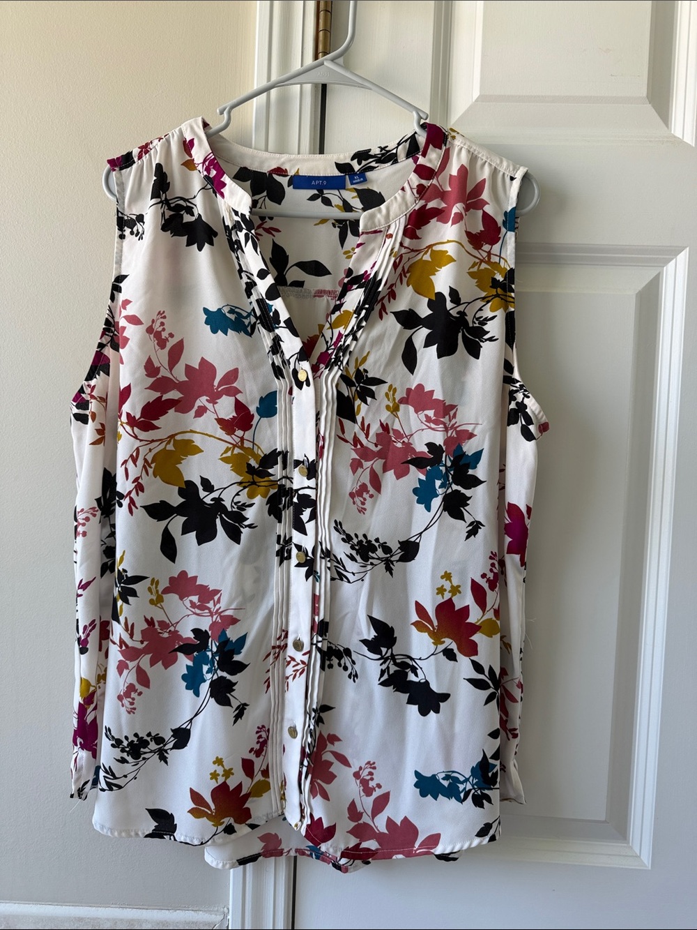 Apt. 9 White Floral Sleeveless Button-Front Camisole